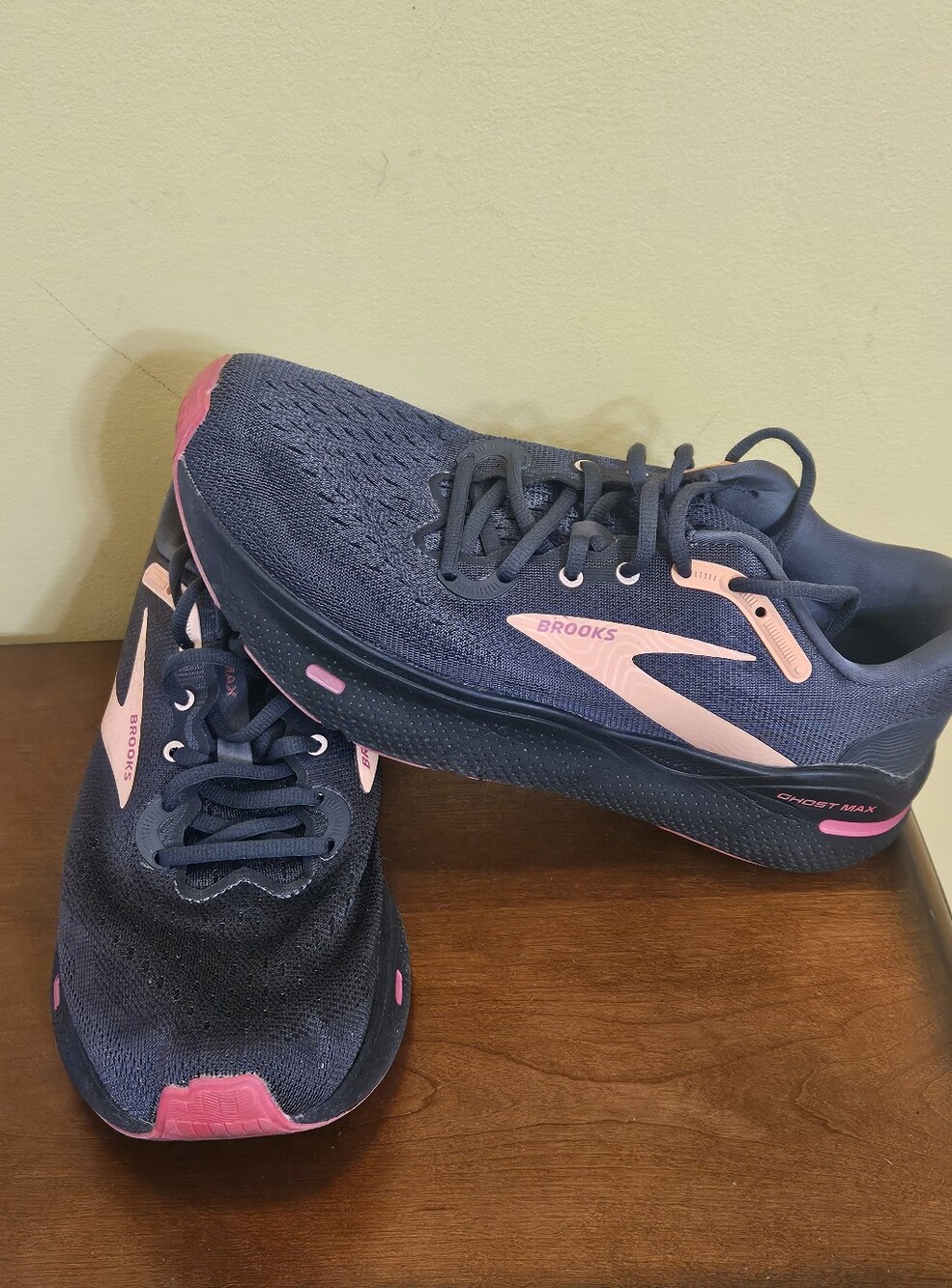 Brooks Women's Ghost Max, an engineered mesh road-running shoe Size 11